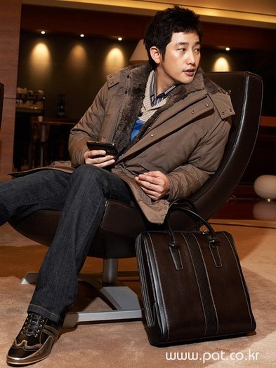 2010patfw9343s - a---park shi hoo---a