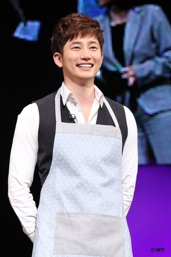 7256be66df0d6a96e6113a7 - a---park shi hoo---a