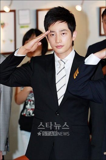 28744534 - a---park shi hoo---a