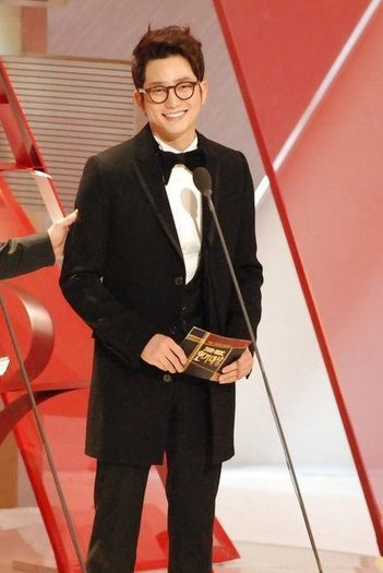 16278217040238632948815 - a---park shi hoo---a