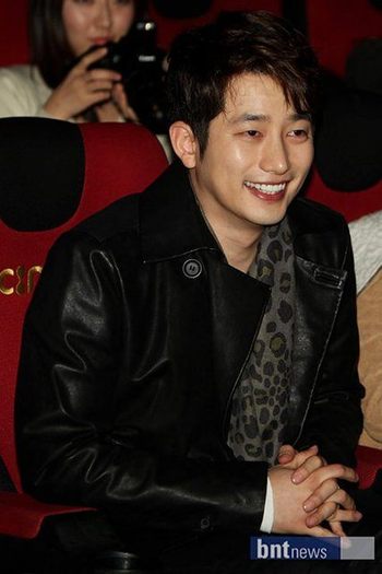 17981918128894190749915 - a---park shi hoo---a