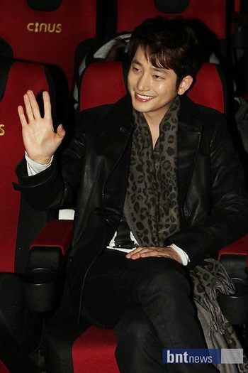 18240418128866857419315 - a---park shi hoo---a