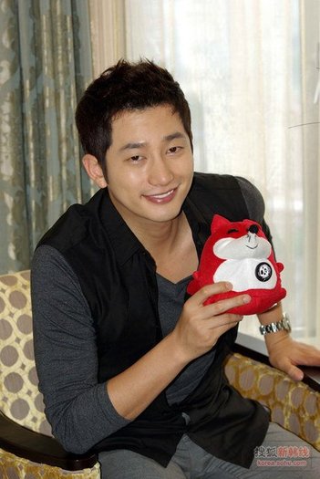 img1927220f - a---park shi hoo---a