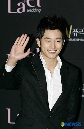 n3wb7 - a---park shi hoo---a