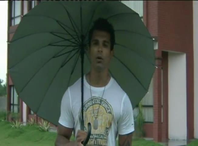 283797_239137886108315_154546784567426_808287_4927321_n