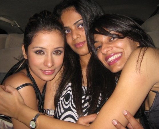263980_100423286721155_100002604511346_1388_2258908_n - Madhura Naik