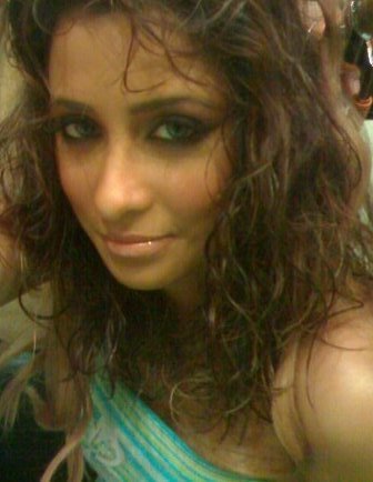 264964_100431663386984_100002604511346_1438_3540796_n - Madhura Naik