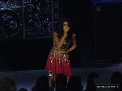 normal_selena-gomez-008 - xX_Concert At The O C Fair