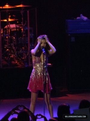 normal_selena-gomez-012 - xX_Concert At The O C Fair