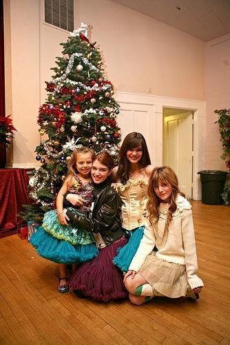 Bella_Thorne_1259504382_2 - xxBella Thornexx