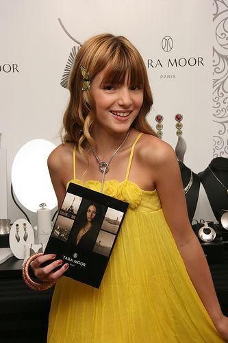 Bella_Thorne_1259504503_0