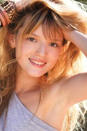 Bella_Thorne_1259504788_4