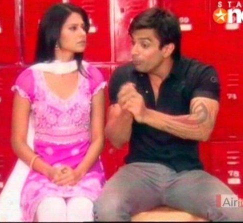 199127_209384329078721_100000214678669_960434_6056809_n - xxArmaan si Ridhima-Karan Singh Grover si Jennifer Wingetxx