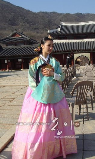 dongyi_queen_Inhyeon20 - regina Inhyeon