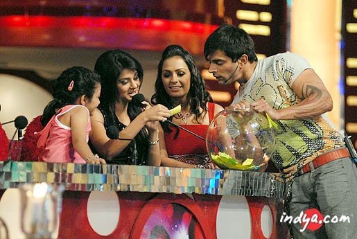 47721_147081628648585_145311068825641_293785_7561990_n - hindi
