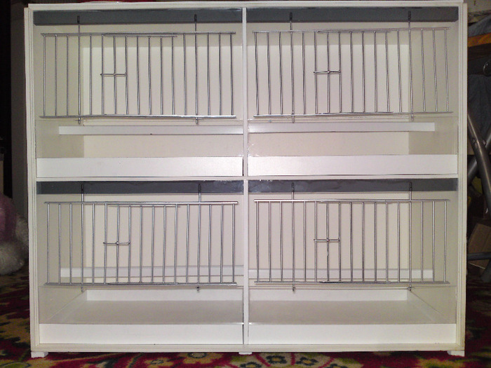 compartimentata cu capac glisant(poza1); 550 L 440 H 220 l ...150lei
