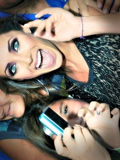 283042_207732832613049_100001290007789_623184_2989691_n_large