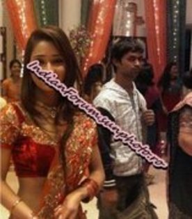 39819539_DWKJVGSHE - Sara Khan