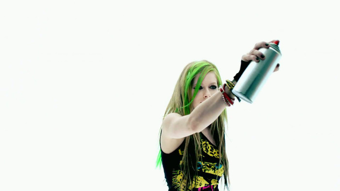 Avril Lavigne - Smile 0007 - Avril - Lavigne - Smile - Official - Music - Video - Caps - Paart 1