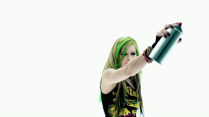 Avril Lavigne - Smile 0008 - Avril - Lavigne - Smile - Official - Music - Video - Caps - Paart 1