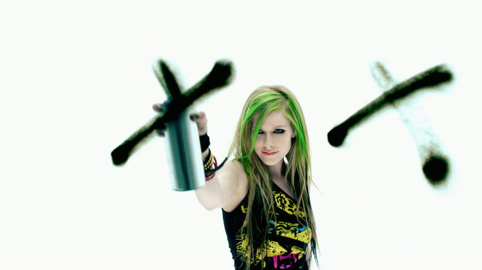 Avril Lavigne - Smile 0016 - Avril - Lavigne - Smile - Official - Music - Video - Caps - Paart 1