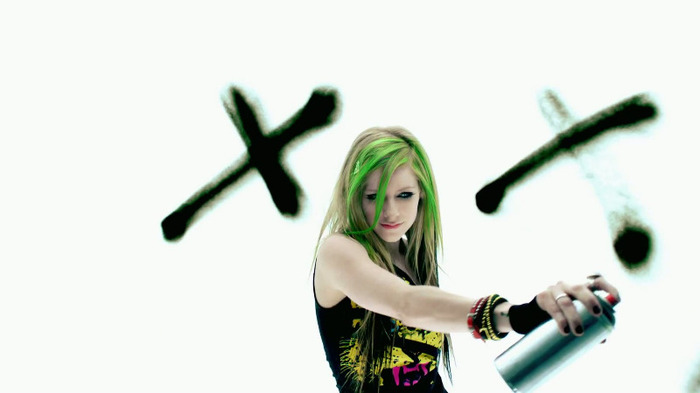 Avril Lavigne - Smile 0023 - Avril - Lavigne - Smile - Official - Music - Video - Caps - Paart 1