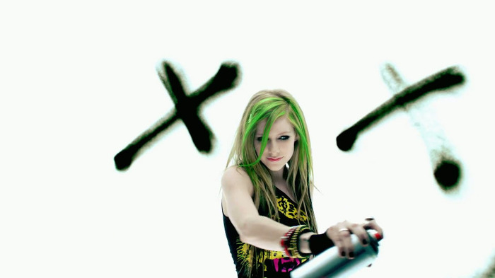 Avril Lavigne - Smile 0024 - Avril - Lavigne - Smile - Official - Music - Video - Caps - Paart 1
