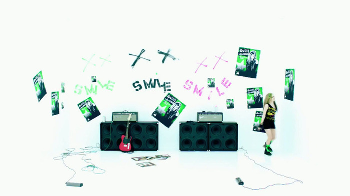 Avril Lavigne - Smile 0027 - Avril - Lavigne - Smile - Official - Music - Video - Caps - Paart 1