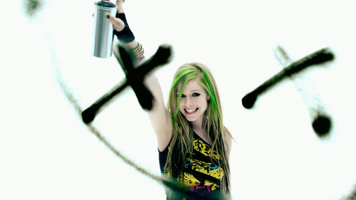 Avril Lavigne - Smile 0030 - Avril - Lavigne - Smile - Official - Music - Video - Caps - Paart 1