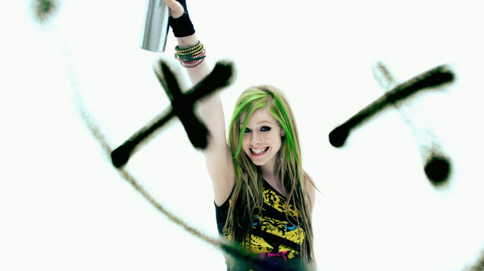 Avril Lavigne - Smile 0031 - Avril - Lavigne - Smile - Official - Music - Video - Caps - Paart 1
