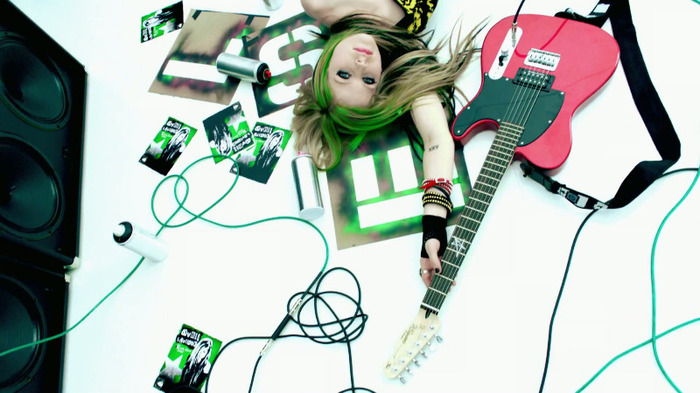 Avril Lavigne - Smile 0039