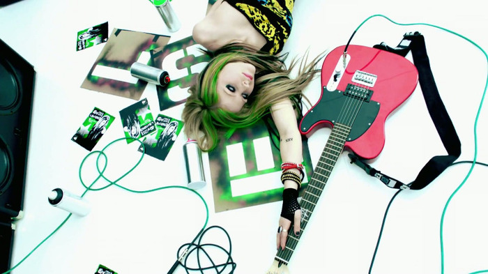 Avril Lavigne - Smile 0042