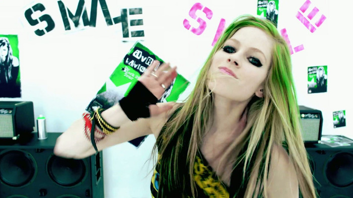 Avril Lavigne - Smile 0045