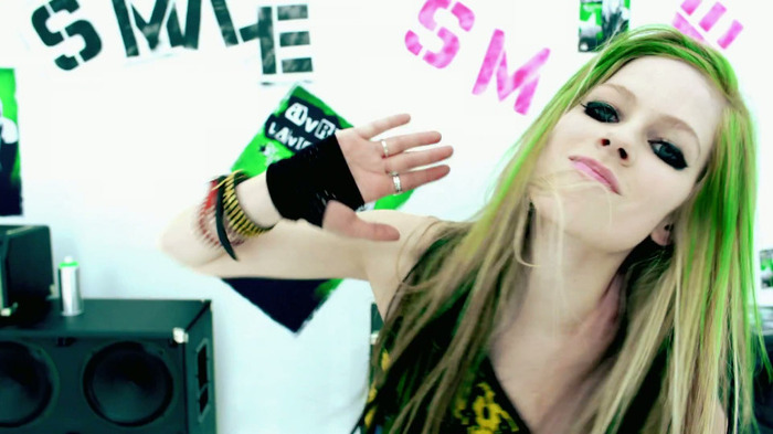 Avril Lavigne - Smile 0047