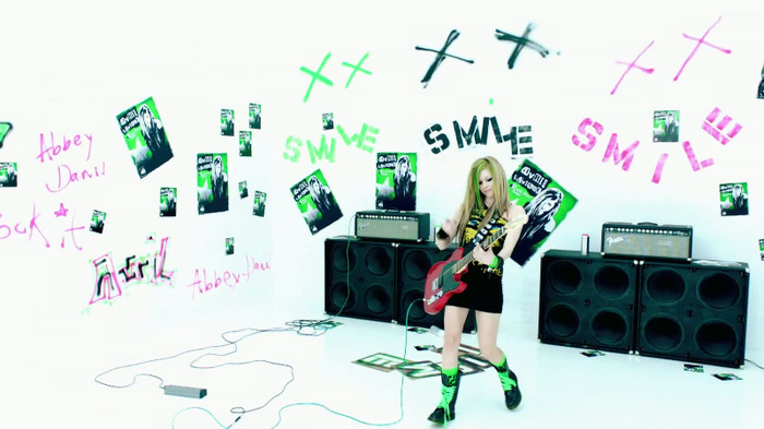 Avril Lavigne - Smile 0050