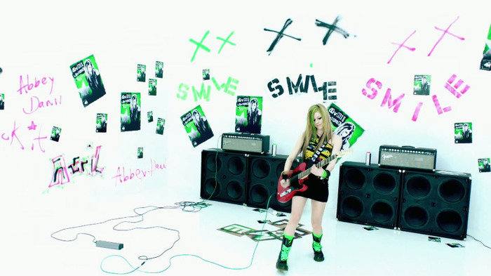 Avril Lavigne - Smile 0051