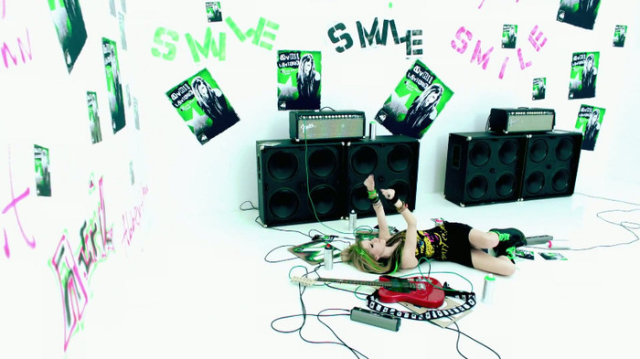Avril Lavigne - Smile 0055
