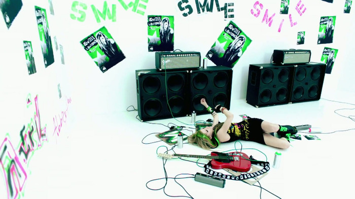 Avril Lavigne - Smile 0057