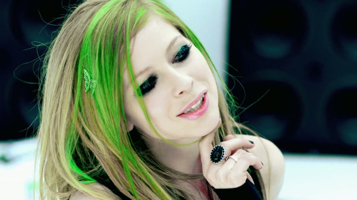 Avril Lavigne - Smile 0467