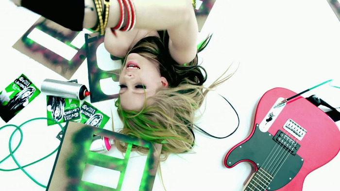 Avril Lavigne - Smile 0471