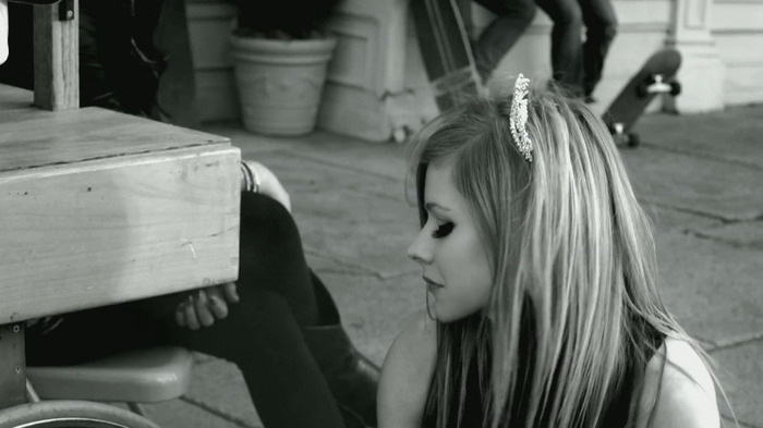 Avril Lavigne - Smile 0473