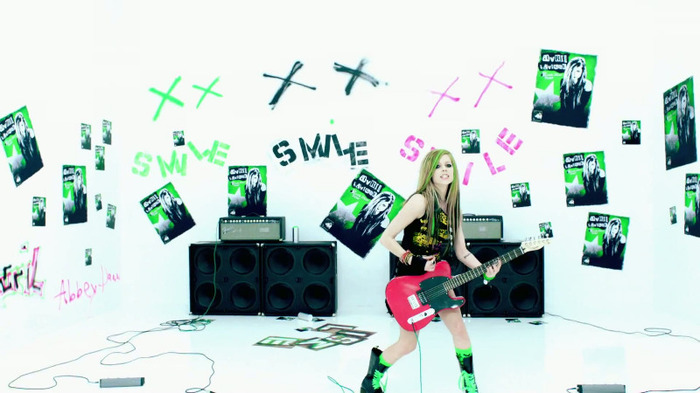 Avril Lavigne - Smile 0508 - Avril - Lavigne - Smile - Official - Music - Video - Caps - Paart 2