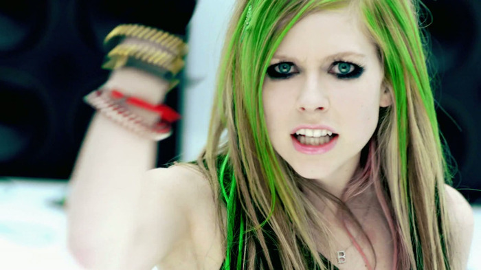 Avril Lavigne - Smile 0528