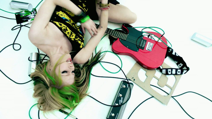 Avril Lavigne - Smile 0534