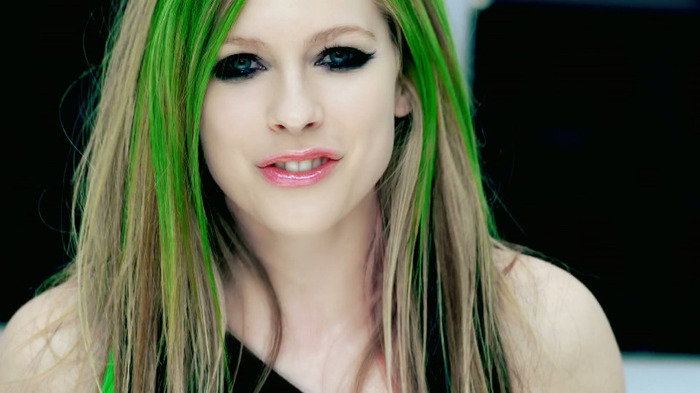 Avril Lavigne - Smile 0974