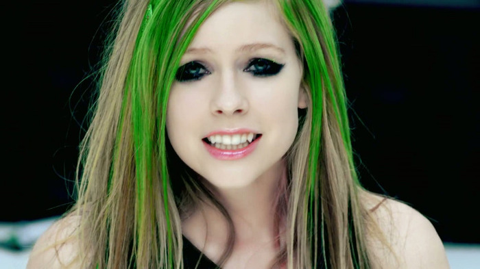 Avril Lavigne - Smile 0976