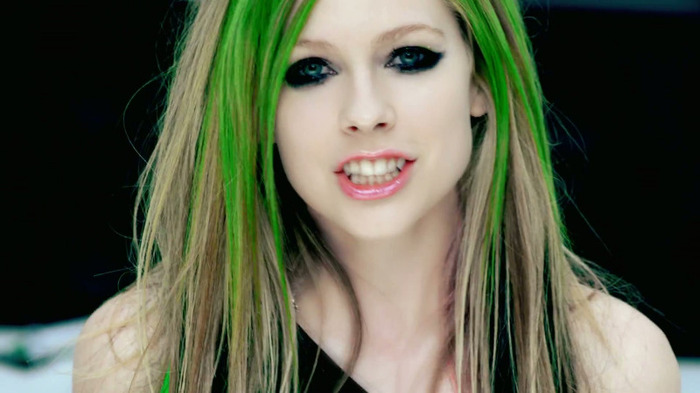 Avril Lavigne - Smile 0977
