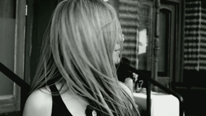 Avril Lavigne - Smile 0980
