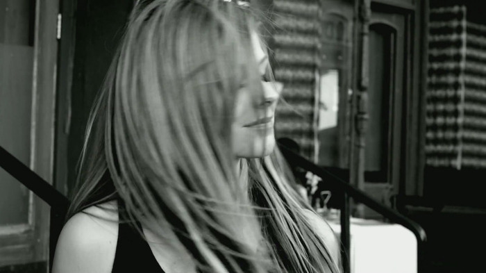 Avril Lavigne - Smile 0981