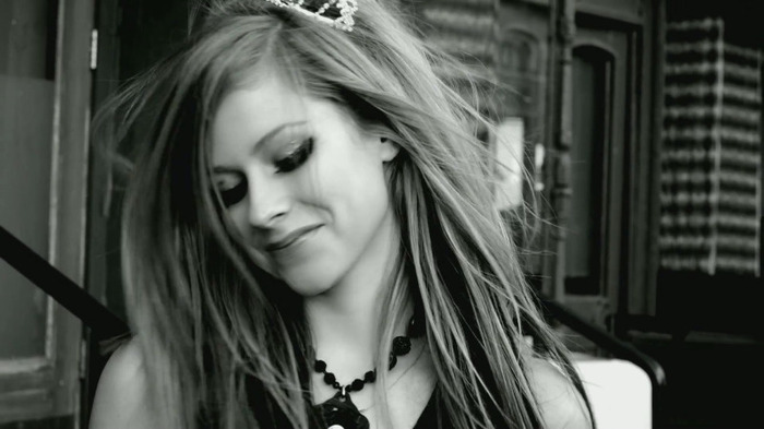 Avril Lavigne - Smile 0983